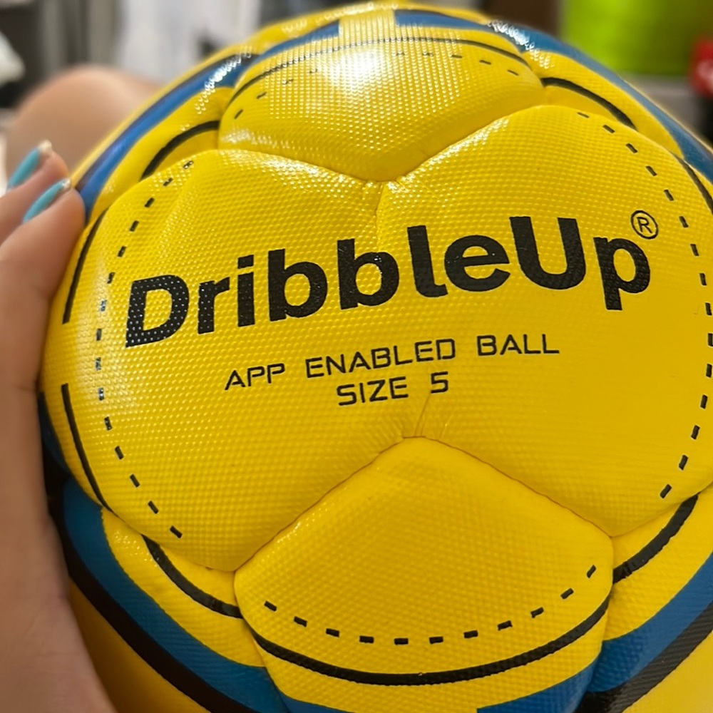 Dribbleup app enabled soccer ball SIZE 5